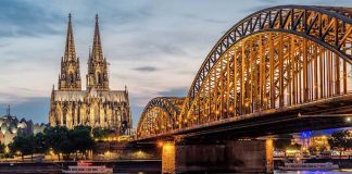 VARTA Führer: Köln Urlaub für zwei Personen kostenlos gewinnen