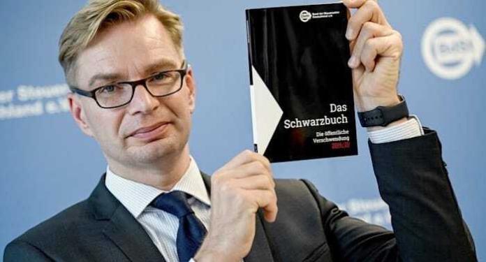 Bund der deutschen Steuerzahler: Schwarzbuch zur Steuerverschwendung 2023/2024